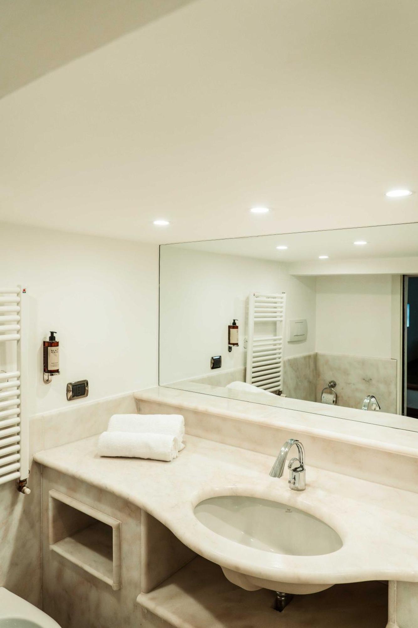 Bonsignore Luxury Rom